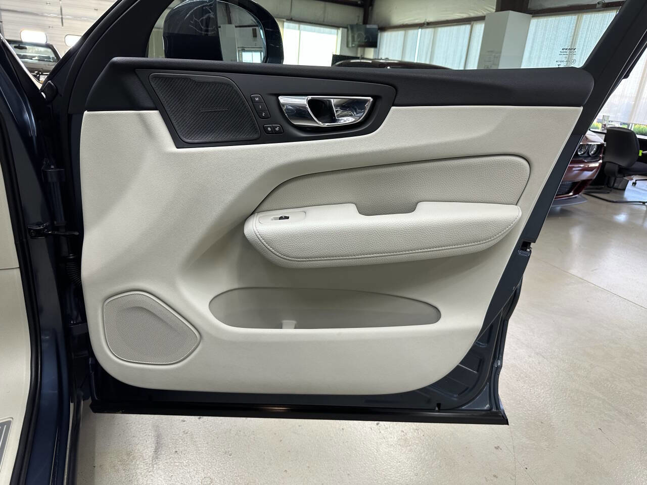 Used 2019 Volvo XC60 T5 Inscription w/ Protection Package Premier image 16