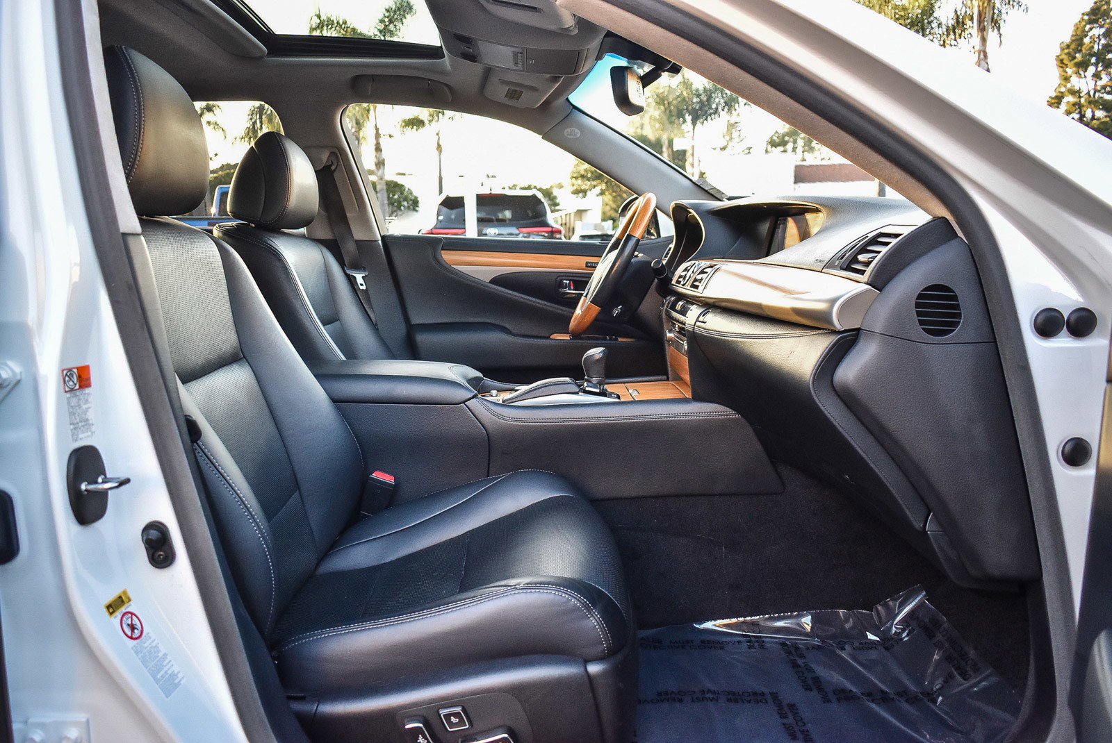 Used 2015 Lexus LS 460 L image 16