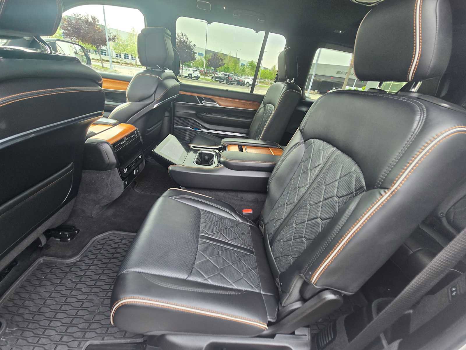 Used 2024 Jeep Grand Wagoneer L Series III image 23