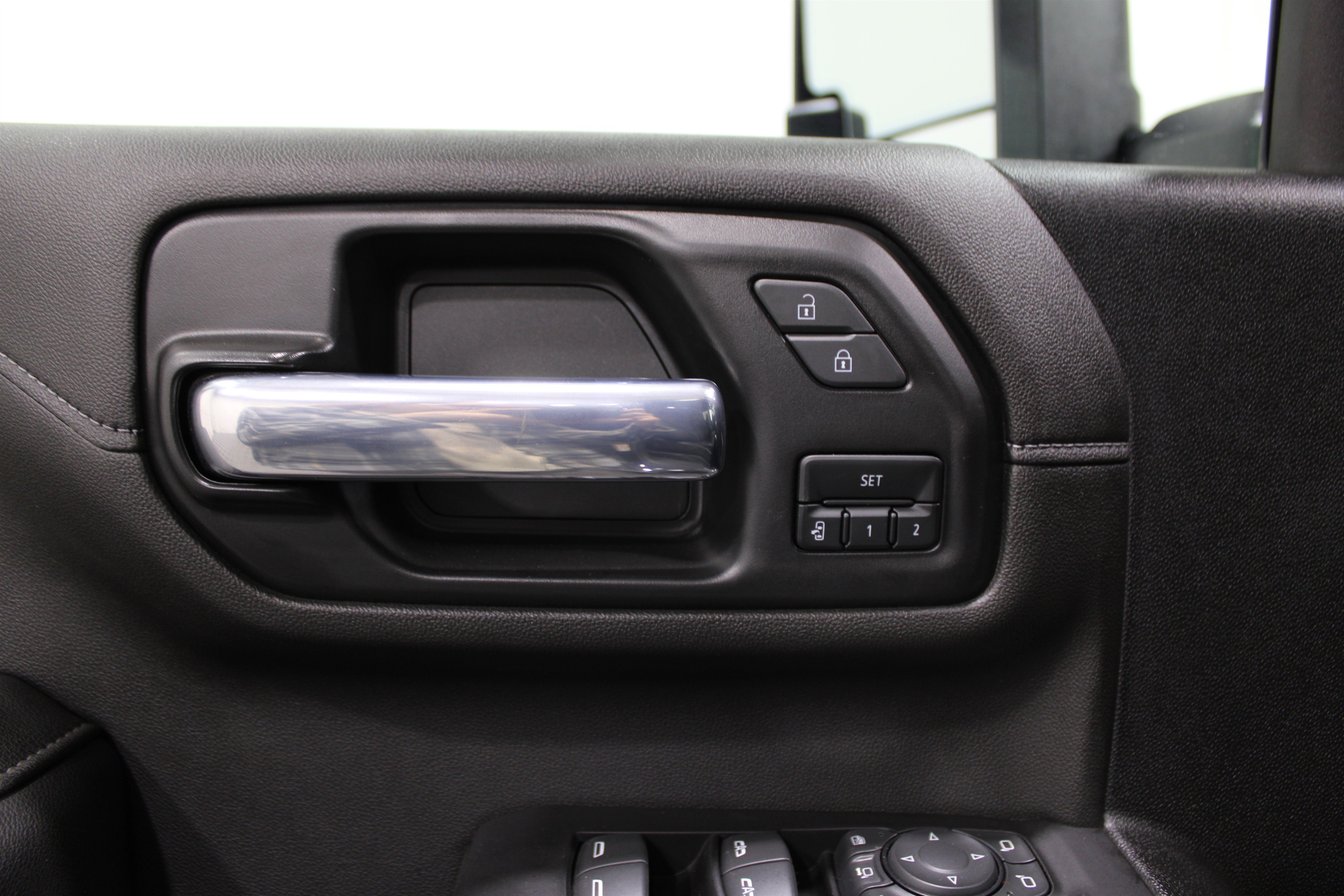 Used 2022 GMC Sierra 2500 SLT w/ SLT Premium Package image 9