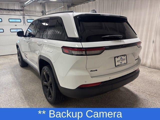 Used 2023 Jeep Grand Cherokee Limited w/ Black Appearance Package AWD/4WD image 6