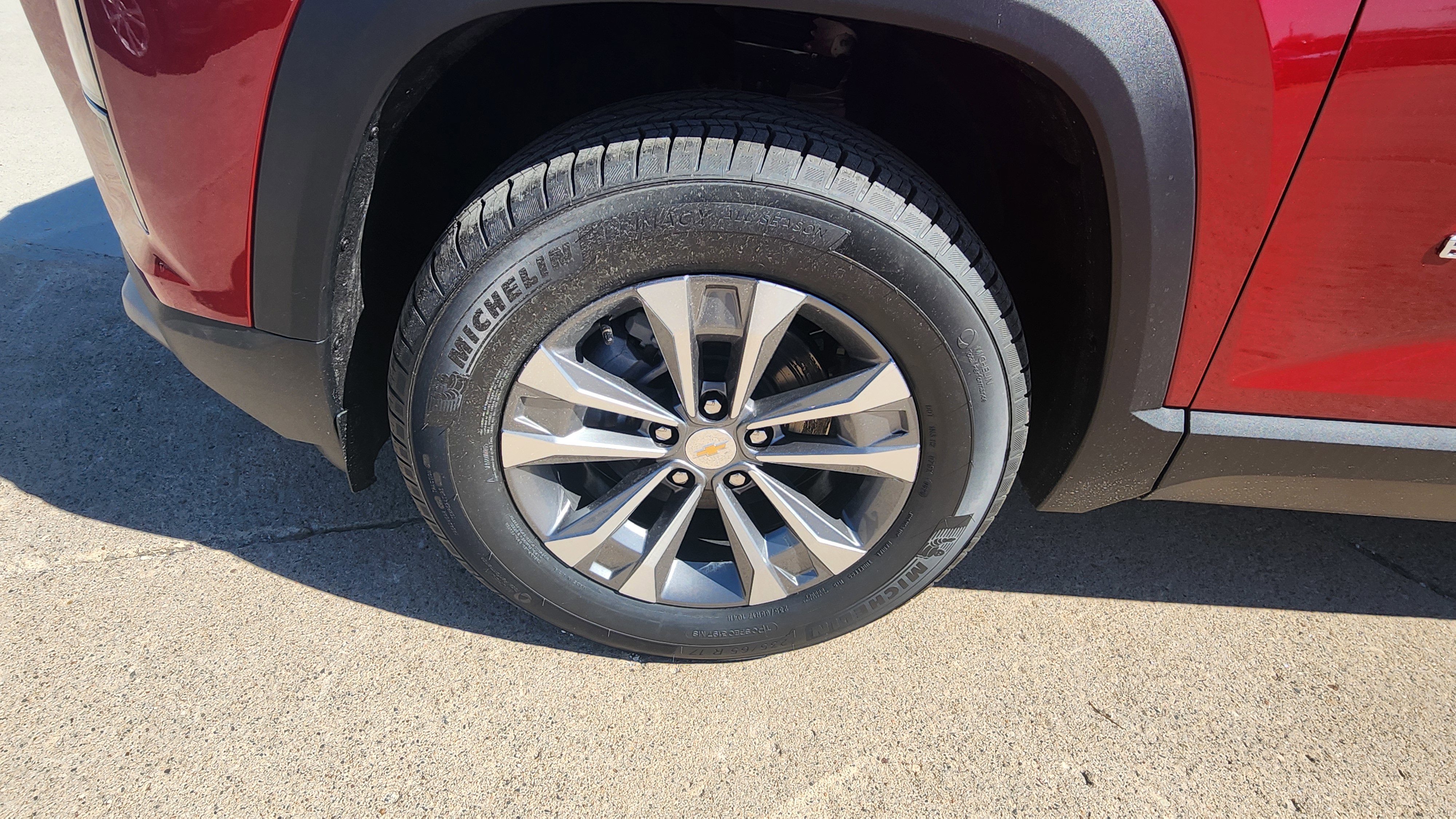 New 2026 Chevrolet Equinox LT w/ Convenience Package II AWD/4WD image 9