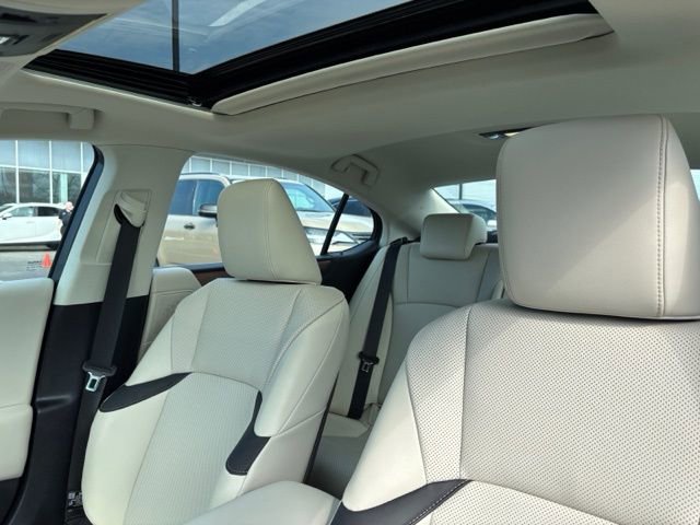 Used 2025 Lexus ES 350 w/ Premium Package image 24