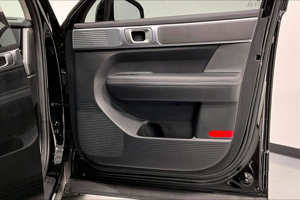 Certified 2025 Hyundai Santa Fe XRT image 23