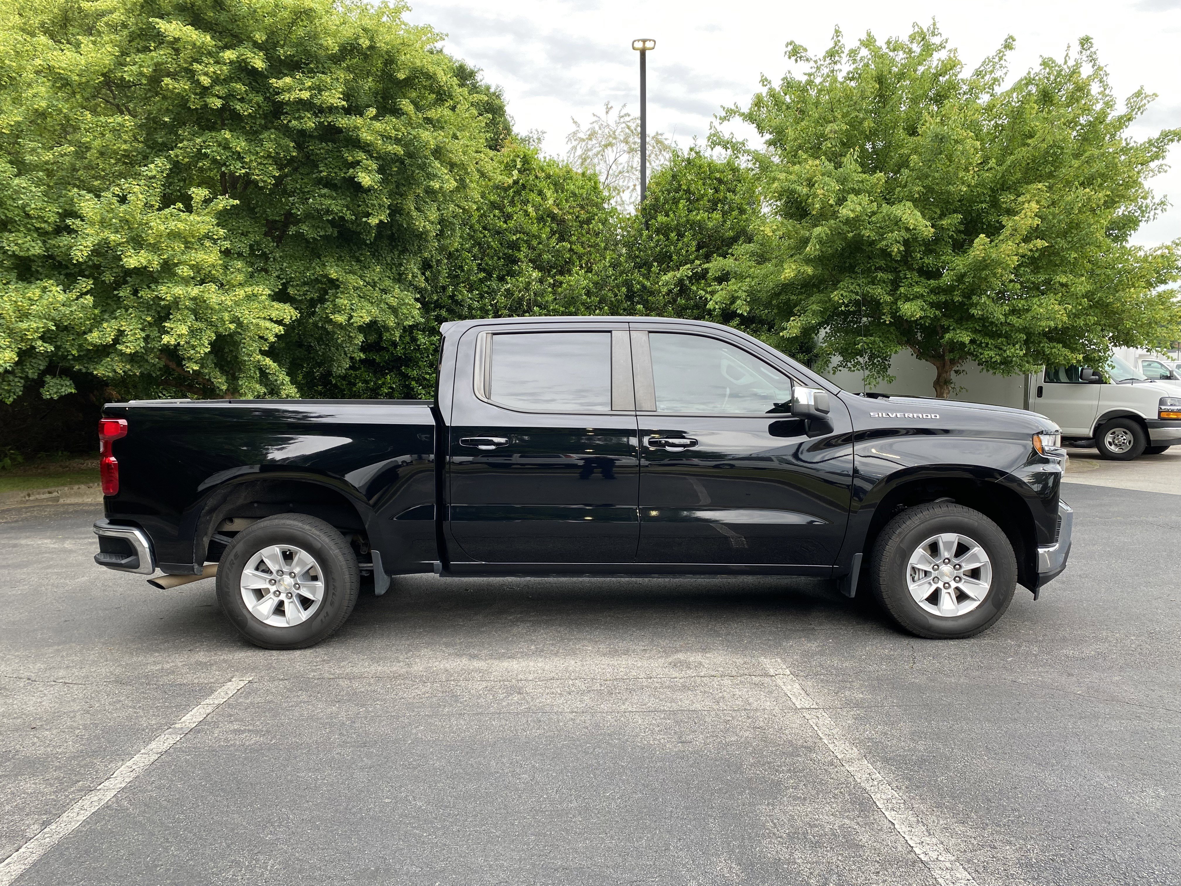 Used 2022 Chevrolet Silverado 1500 LT w/ Bed Protection Package RWD image 10