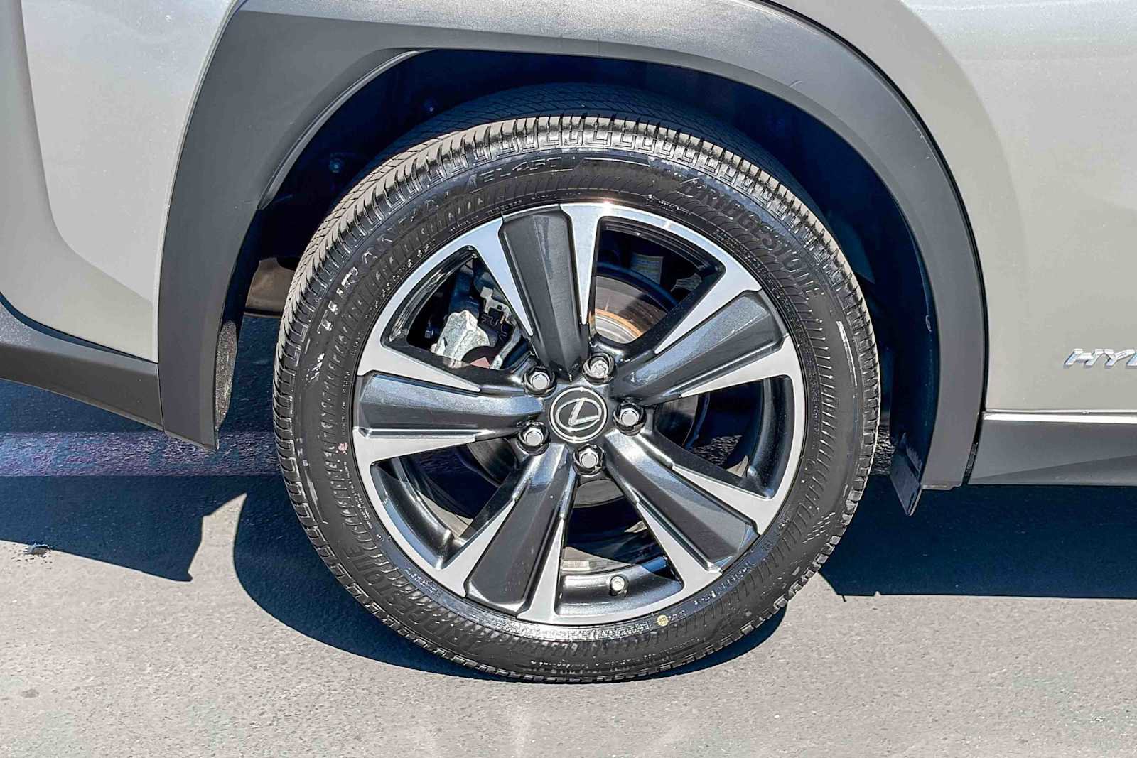 Certified 2022 Lexus UX 250h AWD w/ Accessory Package (Z1) image 10