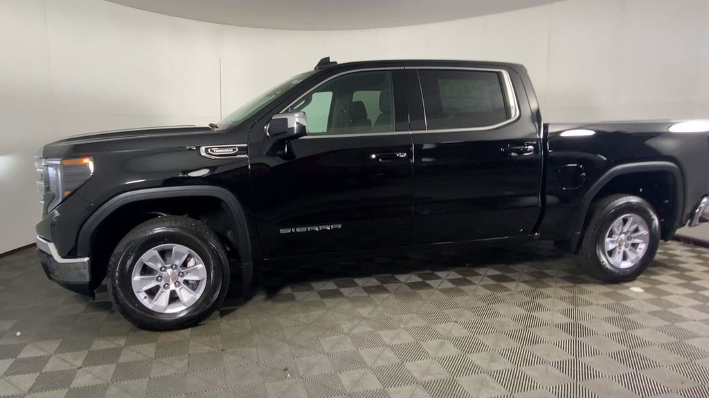 New 2026 GMC Sierra 1500 SLE image 6
