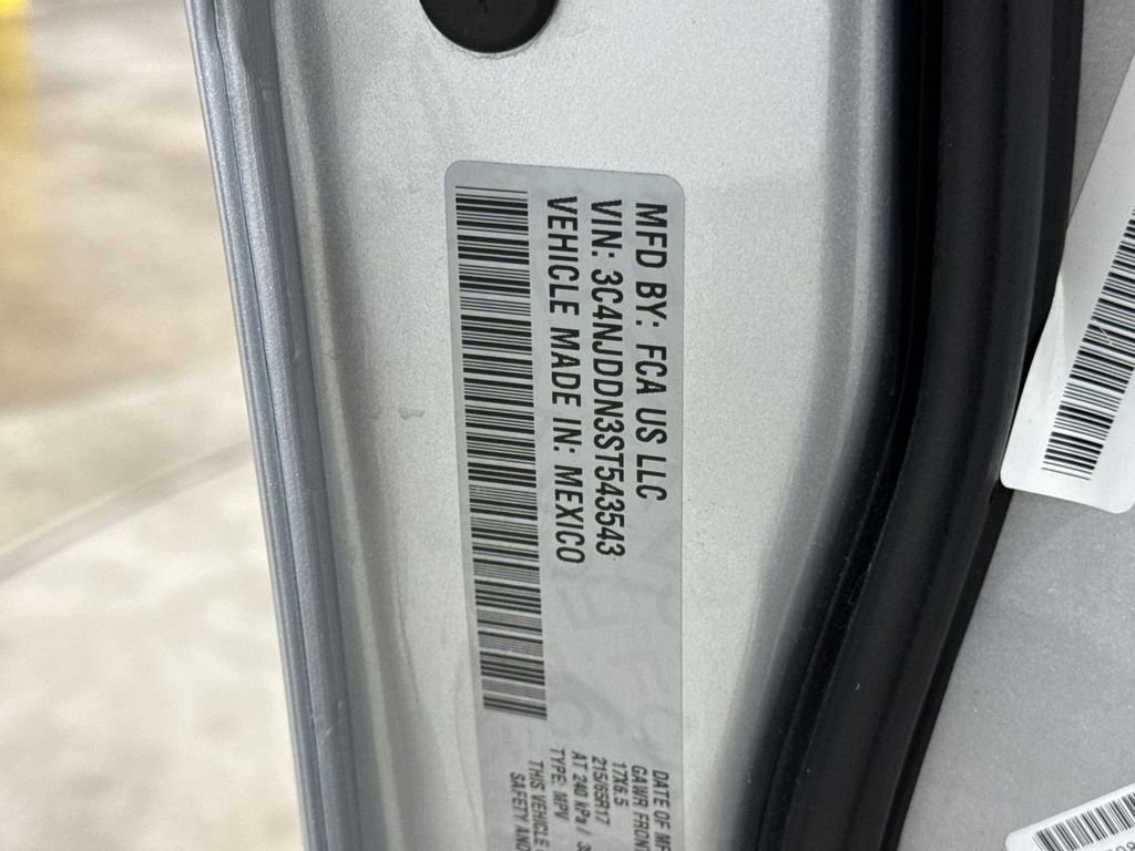 Used 2025 Jeep Compass Trailhawk AWD/4WD image 27