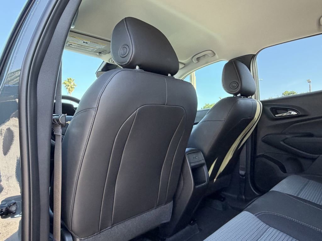 Certified 2025 Chevrolet Trax LT FWD image 16
