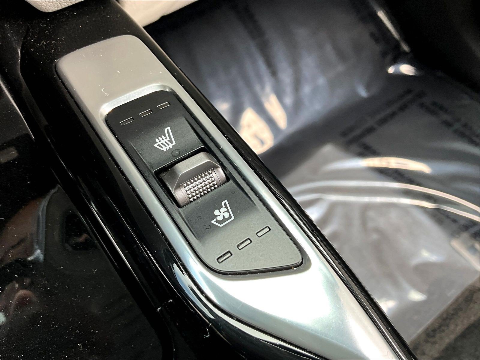 Certified 2025 Kia Sorento SX Prestige AWD/4WD image 39