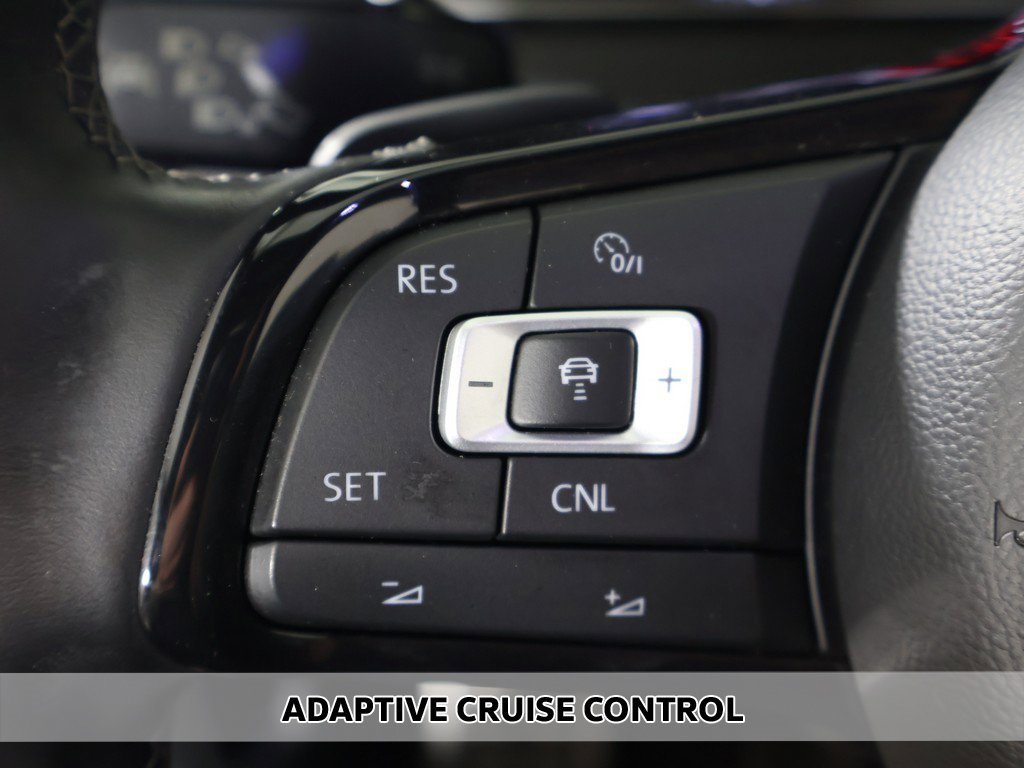 Used 2018 Volkswagen Golf R 4-Door image 4