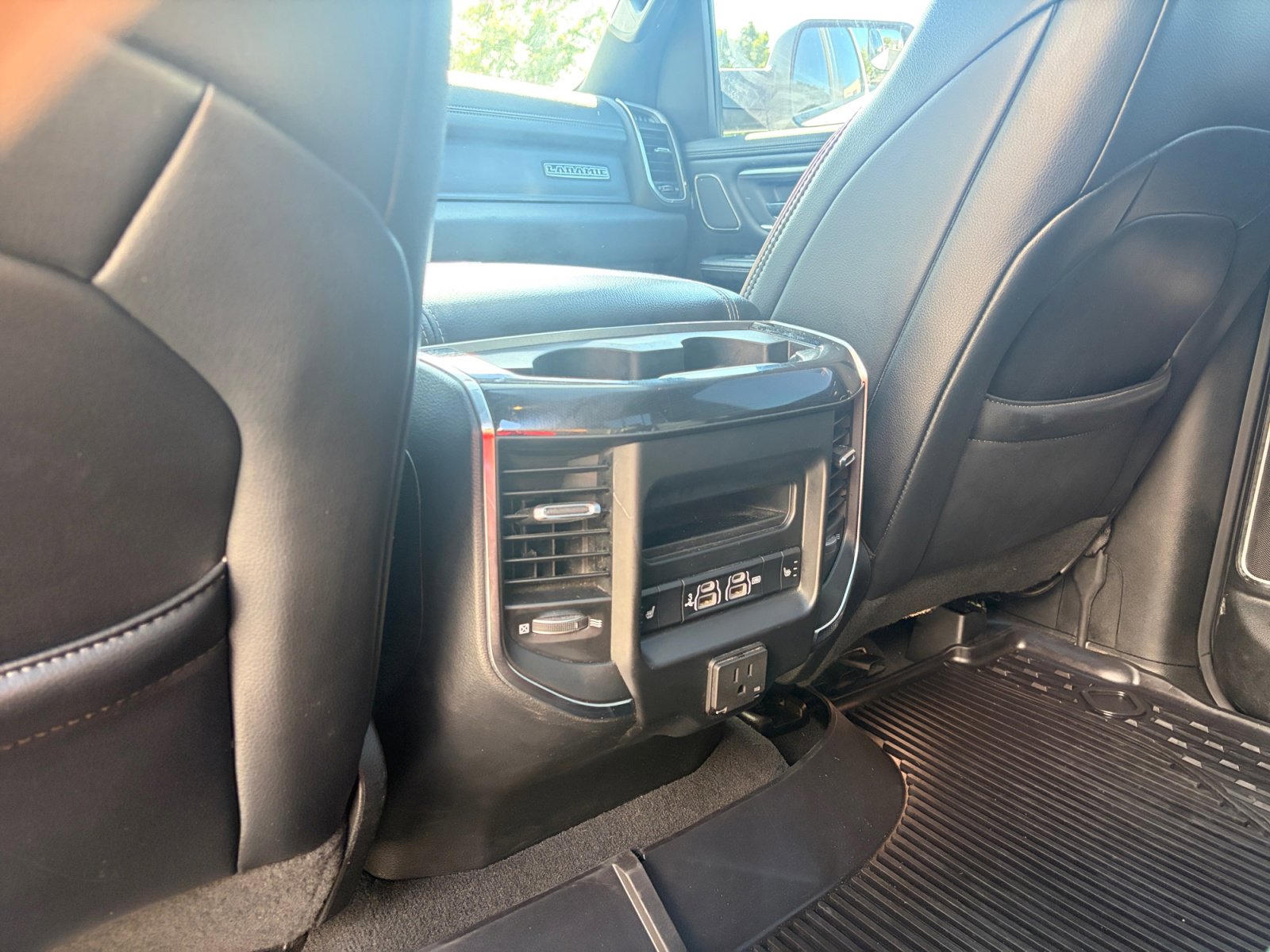 Used 2019 RAM 1500 Laramie AWD/4WD image 26