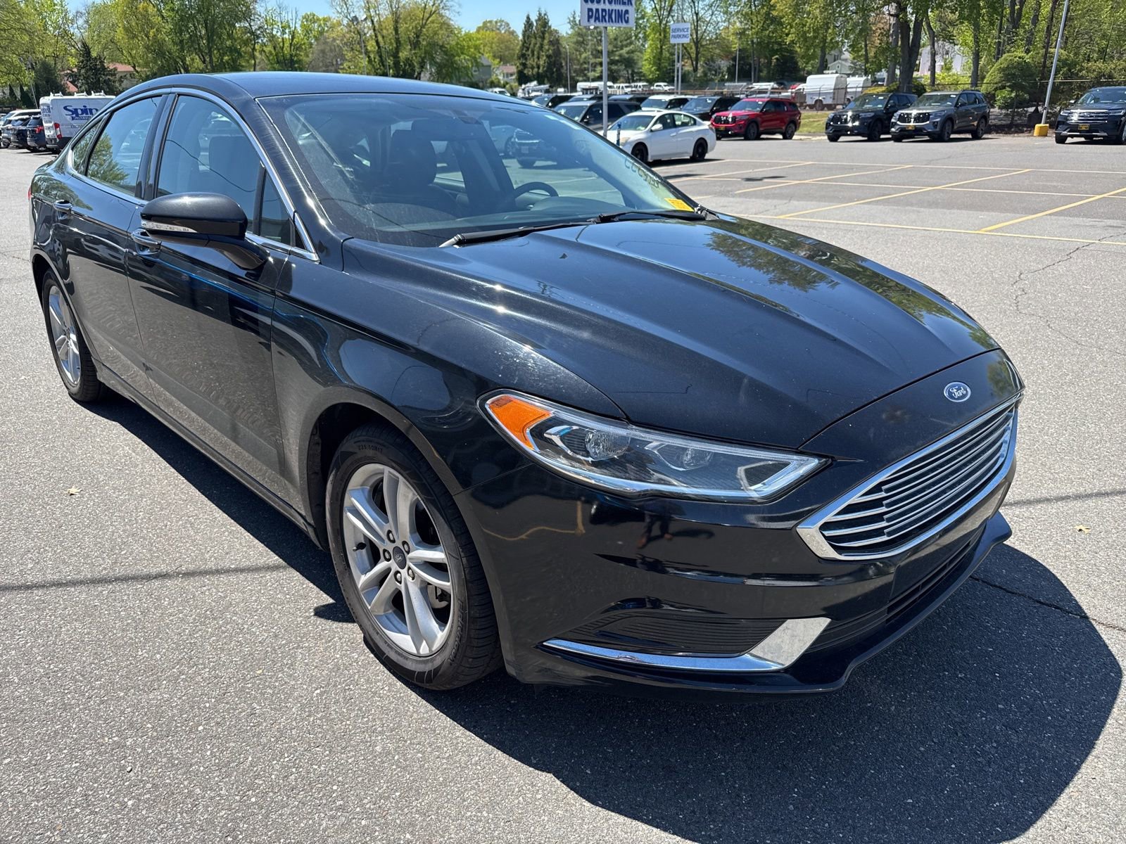 Used 2018 Ford Fusion SE w/ Fusion SE Technology Package FWD image 3