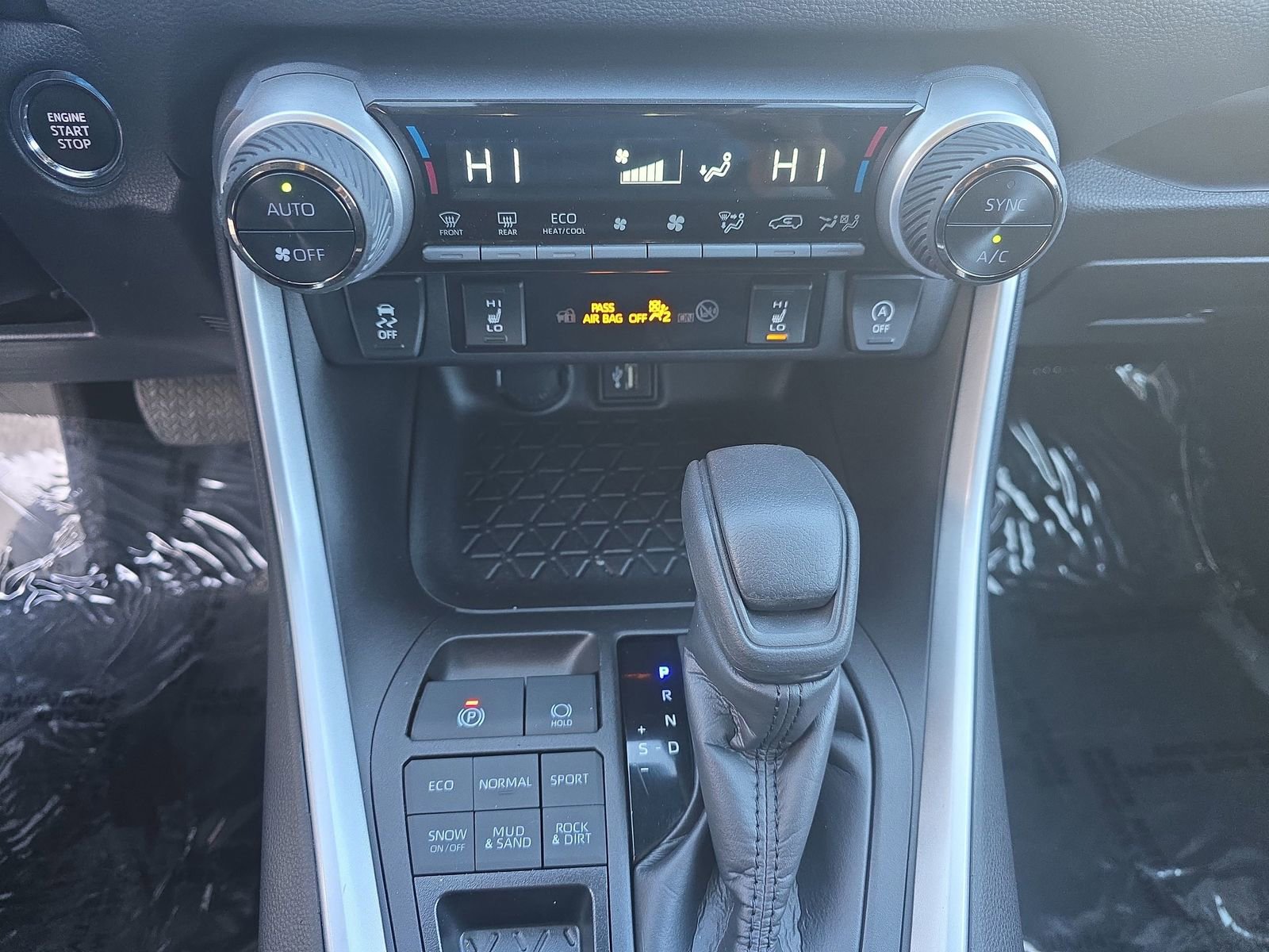 Used 2024 Toyota RAV4 XLE w/ Convenience Package image 31