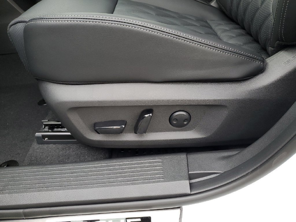 New 2026 Nissan Rogue Platinum w/ Platinum Premium Package AWD/4WD image 18