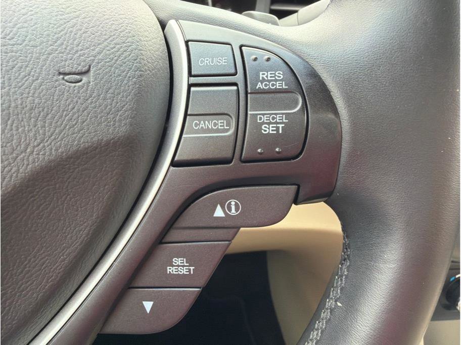 Used 2014 Acura ILX w/ Technology Package FWD image 18