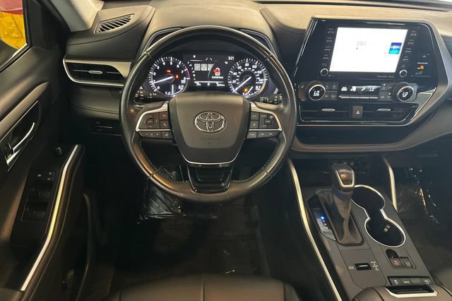 Certified 2020 Toyota Highlander XLE FWD image 18