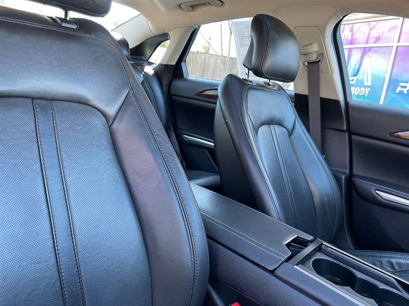 Used 2013 Lincoln MKZ image 57