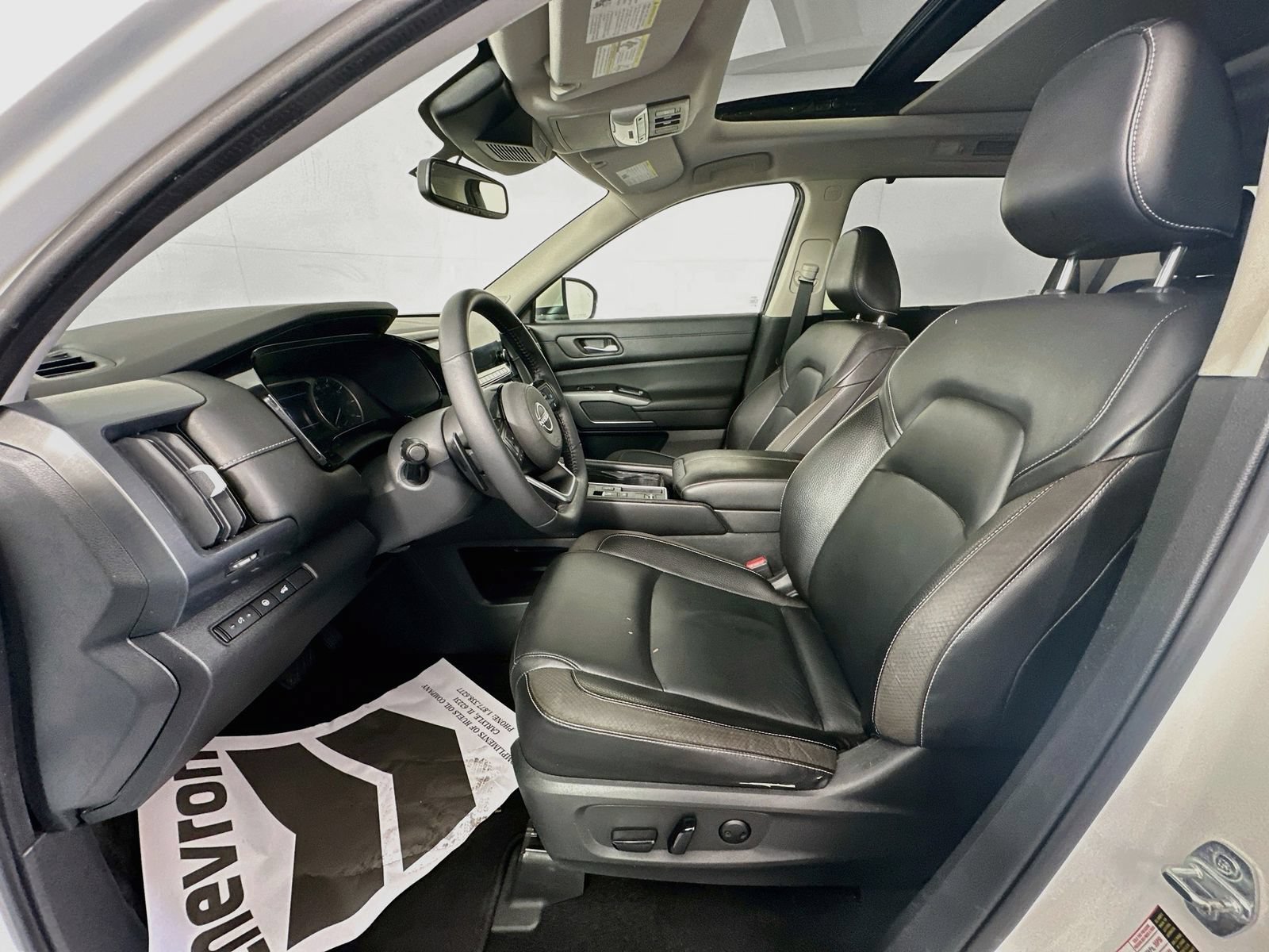 Certified 2022 Nissan Pathfinder SL w/ SL Premium Package FWD image 19