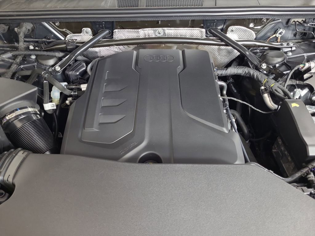 Used 2025 Audi Q5 Premium image 24