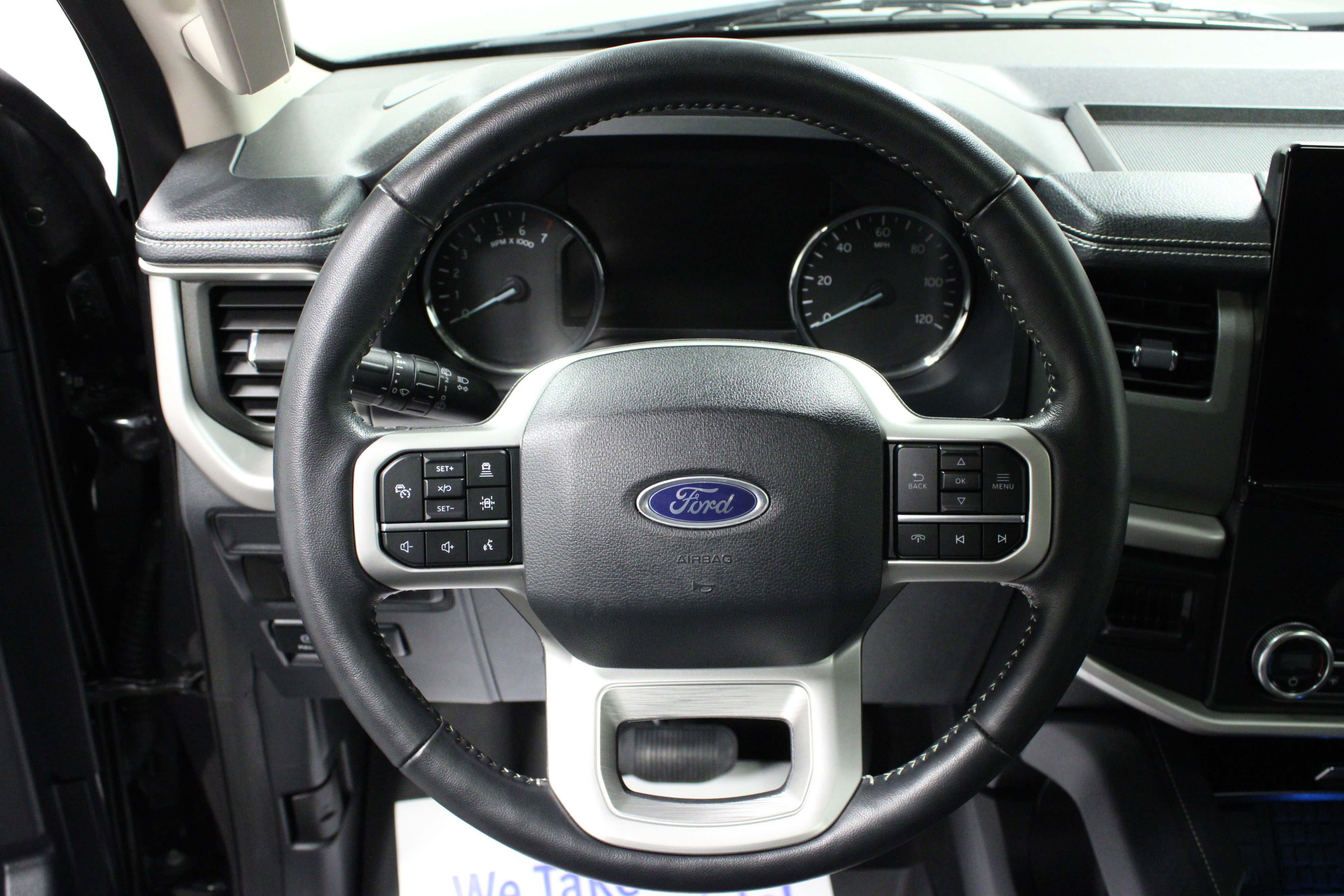 Used 2024 Ford Expedition XLT image 18