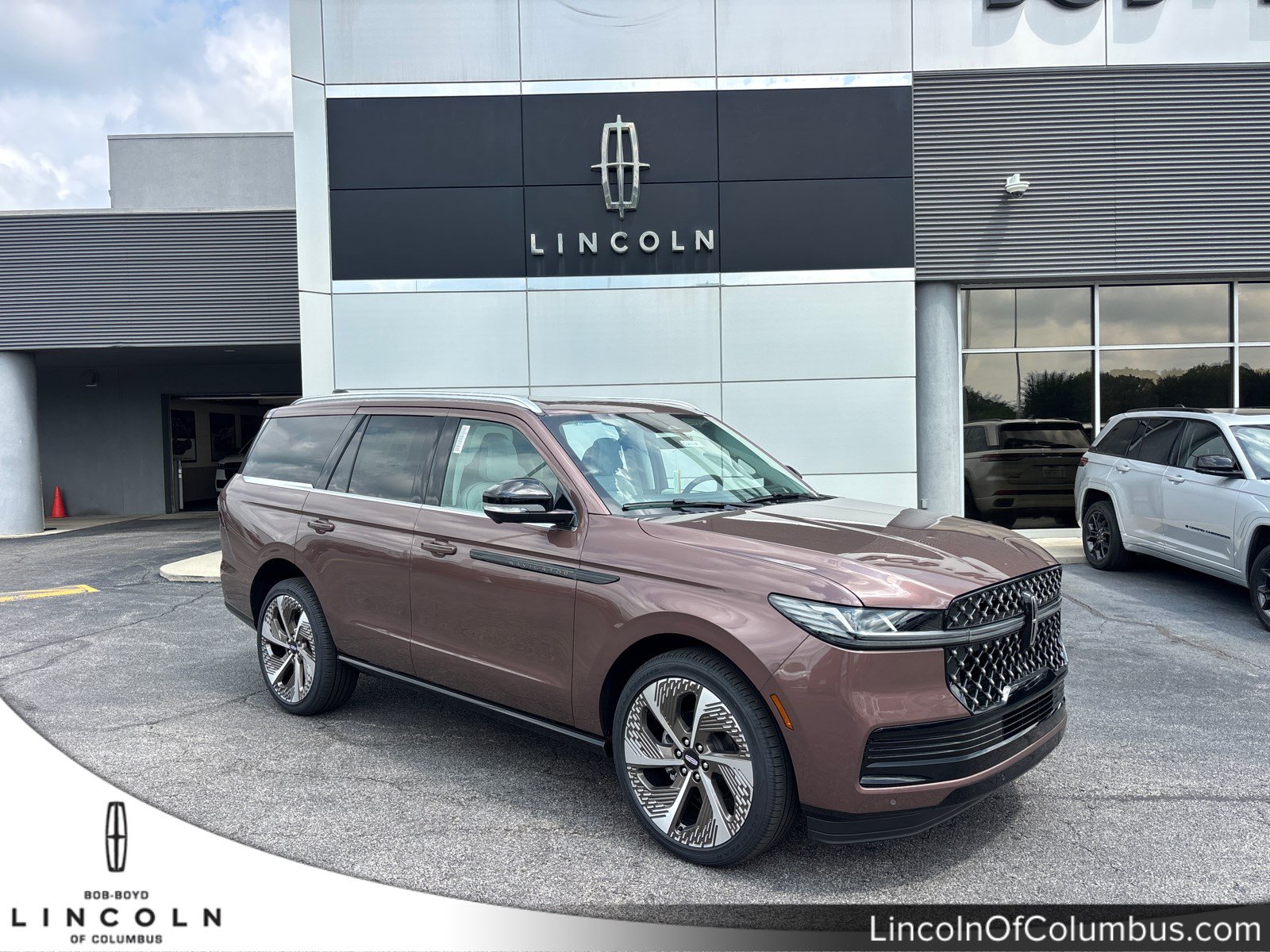 New 2027 Lincoln Navigator Black Label AWD/4WD image 1