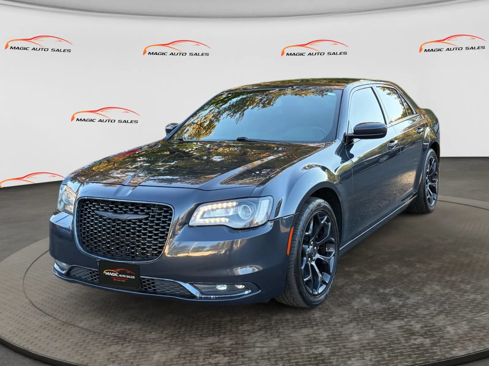 Used 2019 Chrysler 300 S RWD image 1