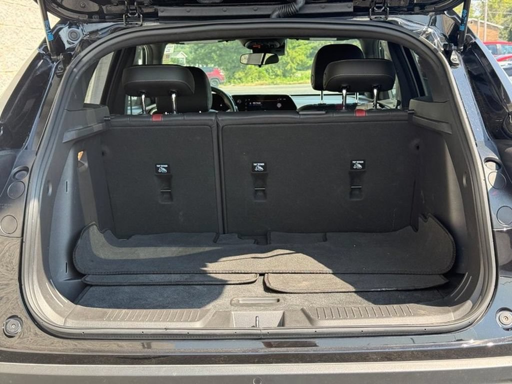 Used 2025 Chevrolet Trax RS w/ Sunroof Package FWD image 7