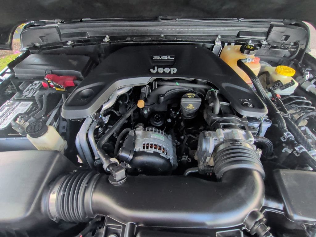 Used 2019 Jeep Wrangler Unlimited Sport S AWD/4WD image 11
