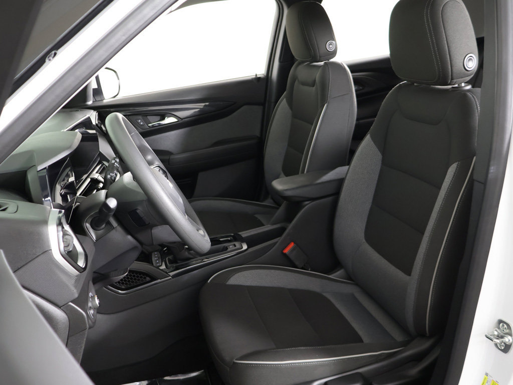 Used 2025 Chevrolet TrailBlazer LT AWD/4WD image 26
