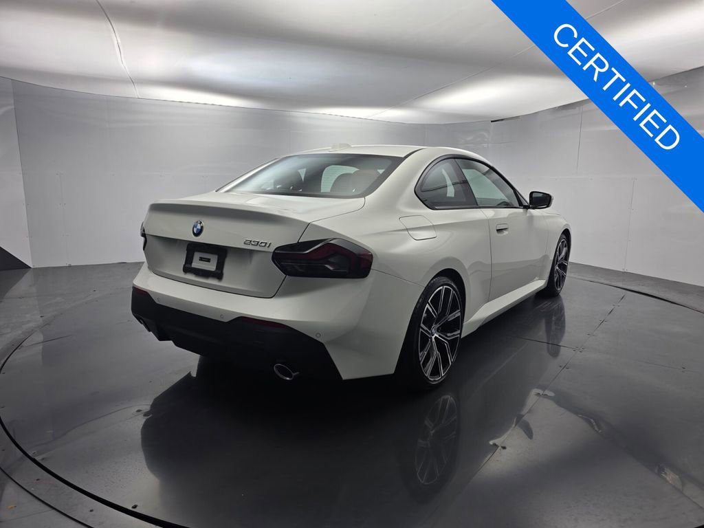 Used 2024 BMW 230i Coupe w/ Convenience Package RWD image 4