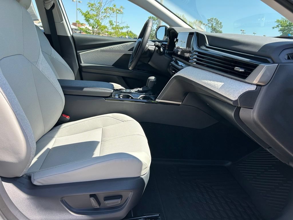 Used 2026 Toyota Camry XLE AWD/4WD image 30