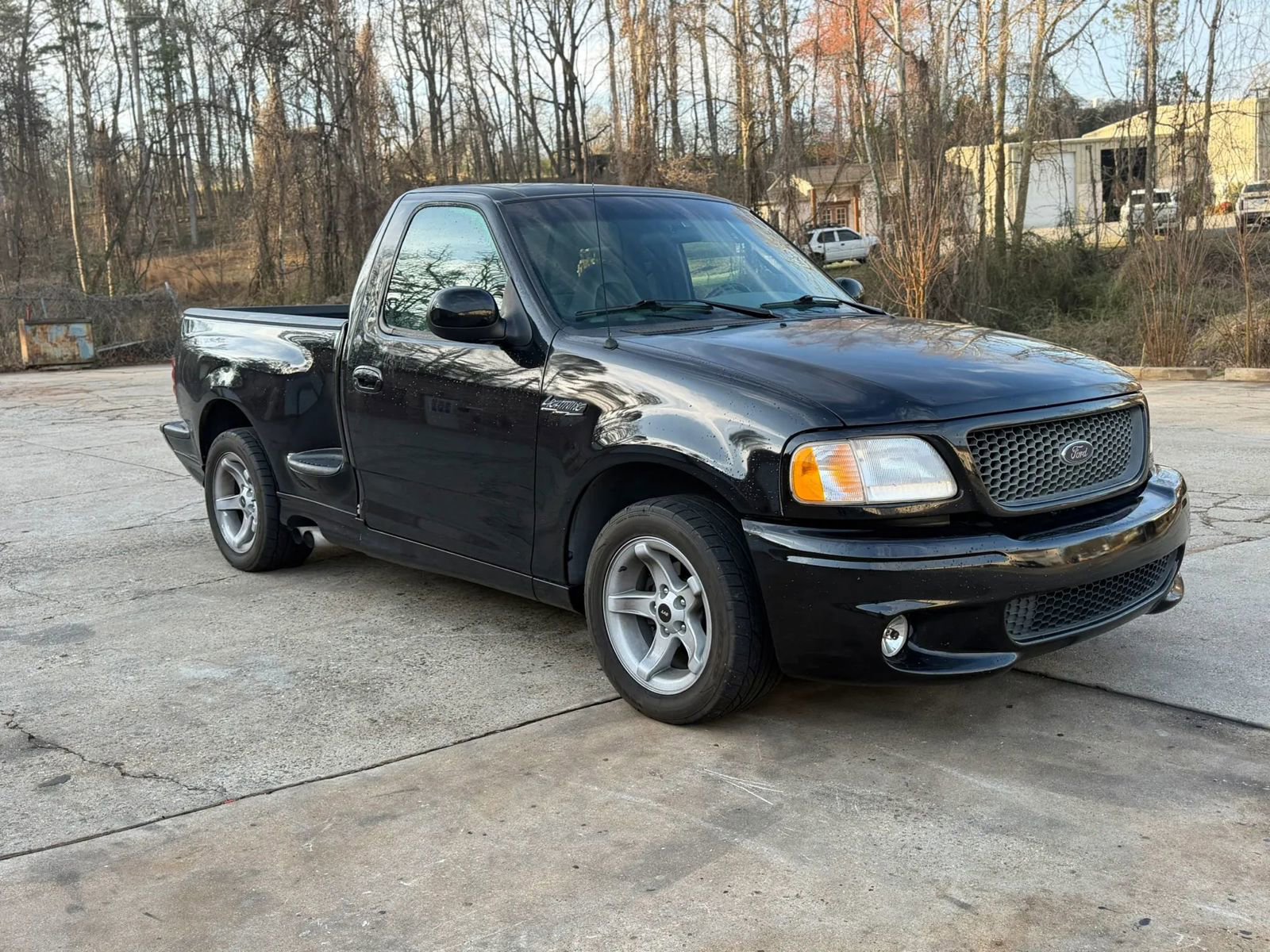 Used 2000 Ford F150 Lightning RWD image 7