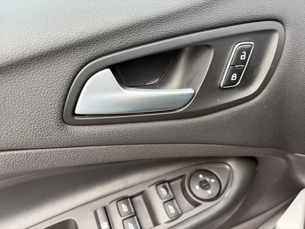 Used 2016 Ford Escape SE FWD image 18