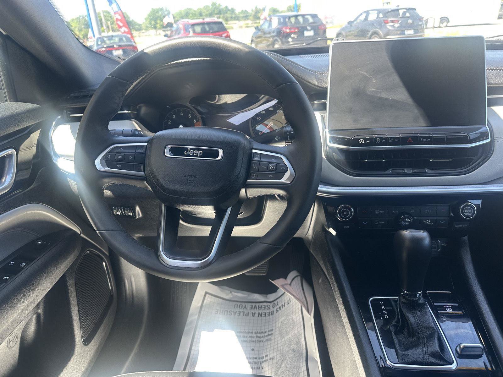 Used 2025 Jeep Compass Limited AWD/4WD image 32