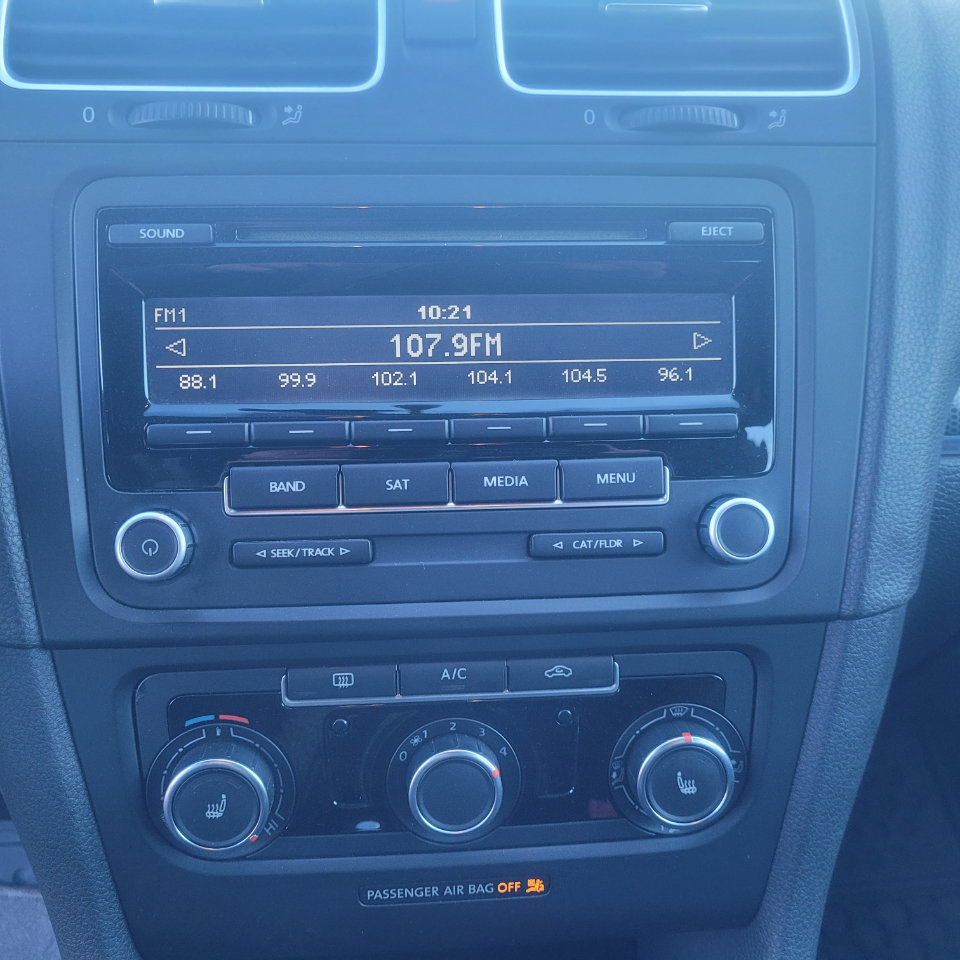 Used 2013 Volkswagen Golf 4-Door image 17