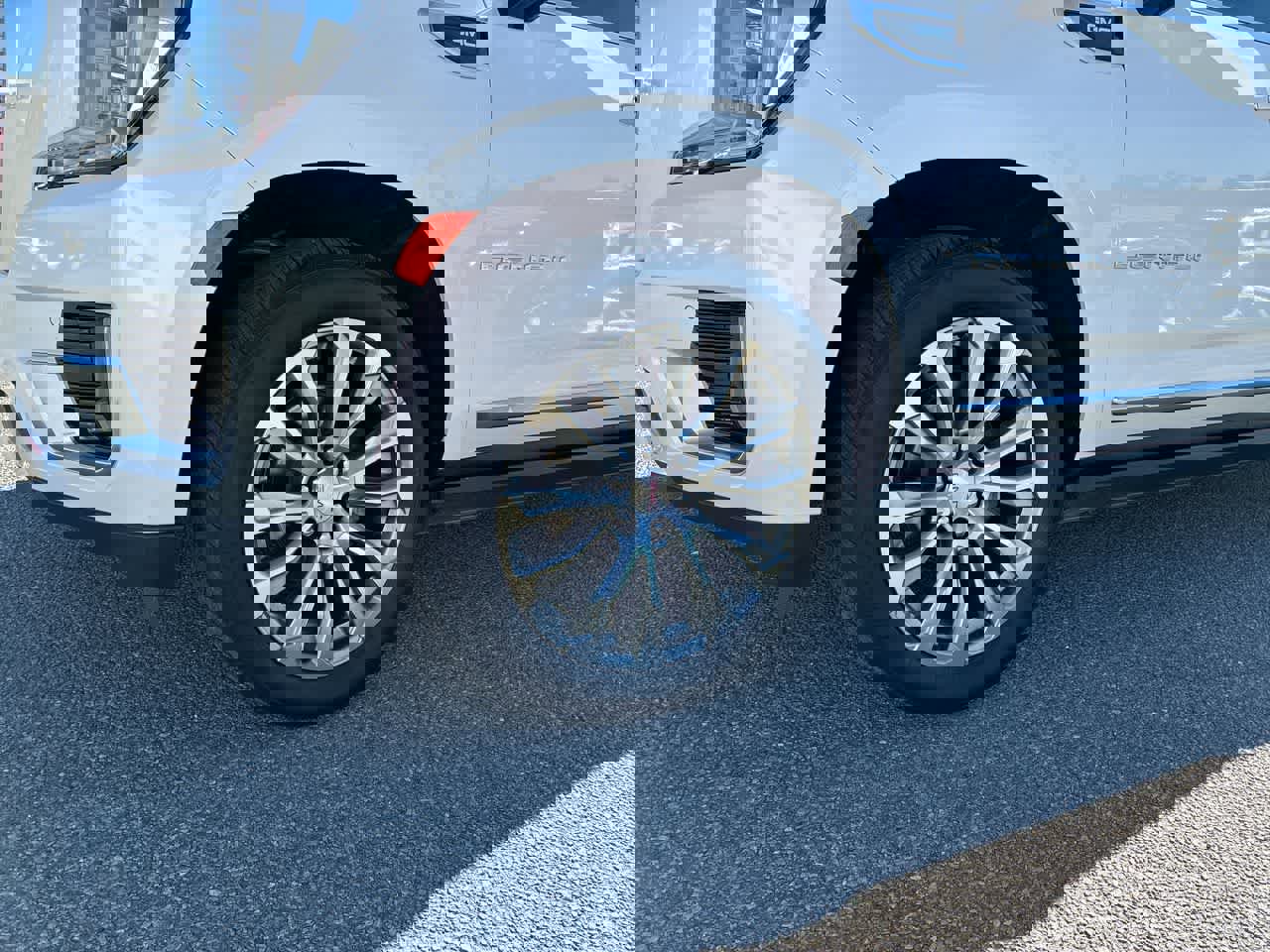 Used 2022 GMC Yukon XL Denali image 34