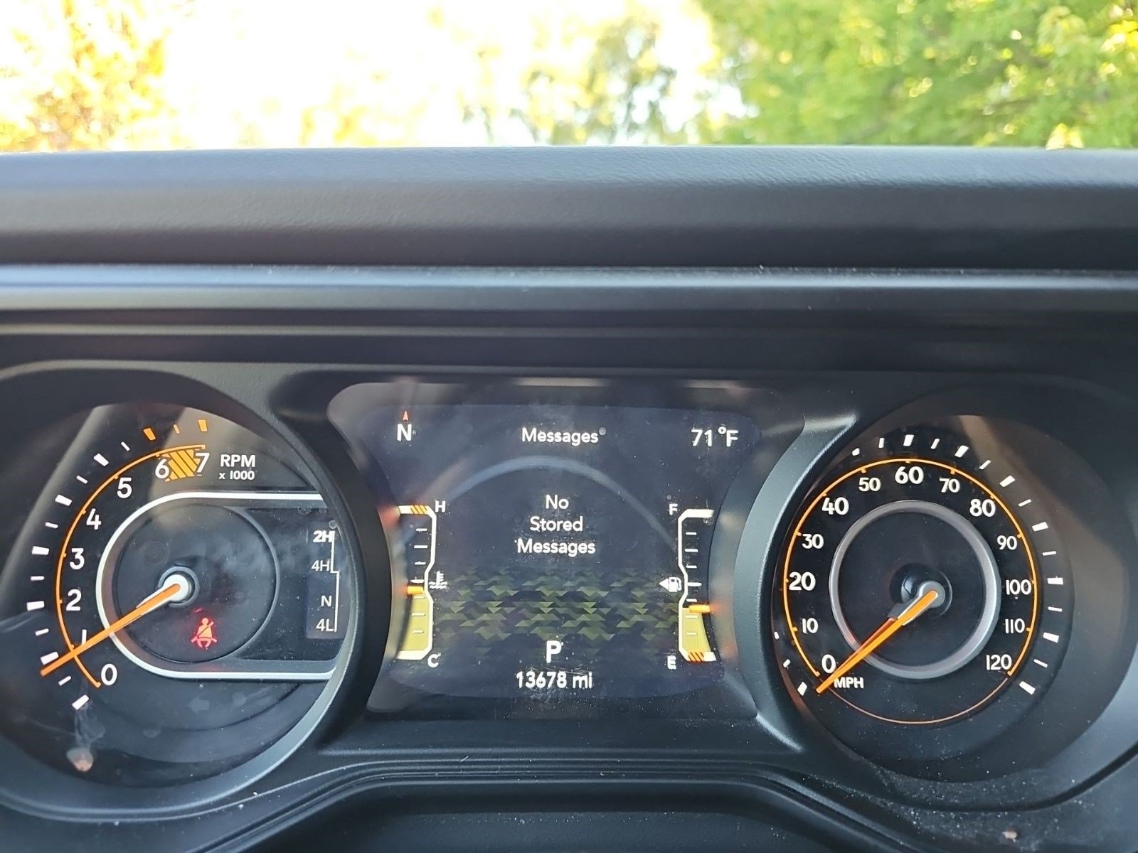 Used 2025 Jeep Wrangler Unlimited Sahara AWD/4WD image 23