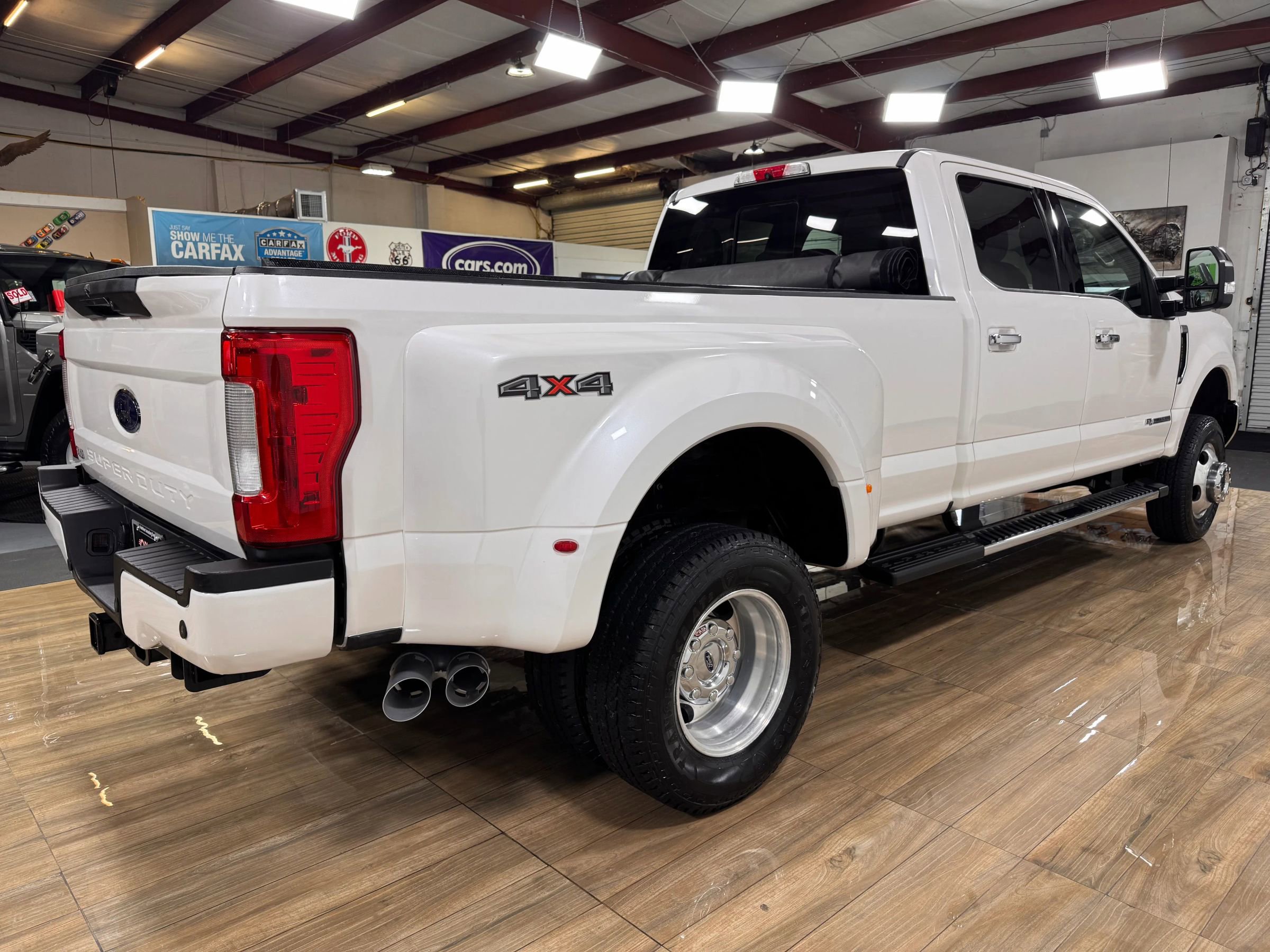 Used 2017 Ford F350 Lariat w/ Lariat Ultimate Package image 5