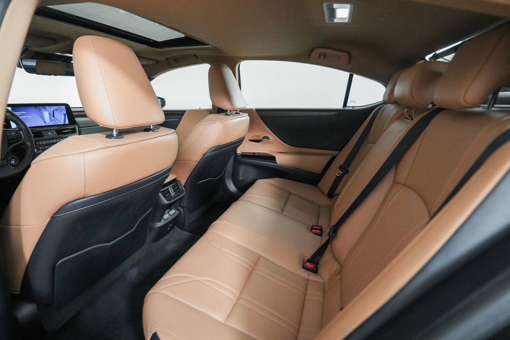 Certified 2024 Lexus ES 300h w/ Technology Package FWD image 13