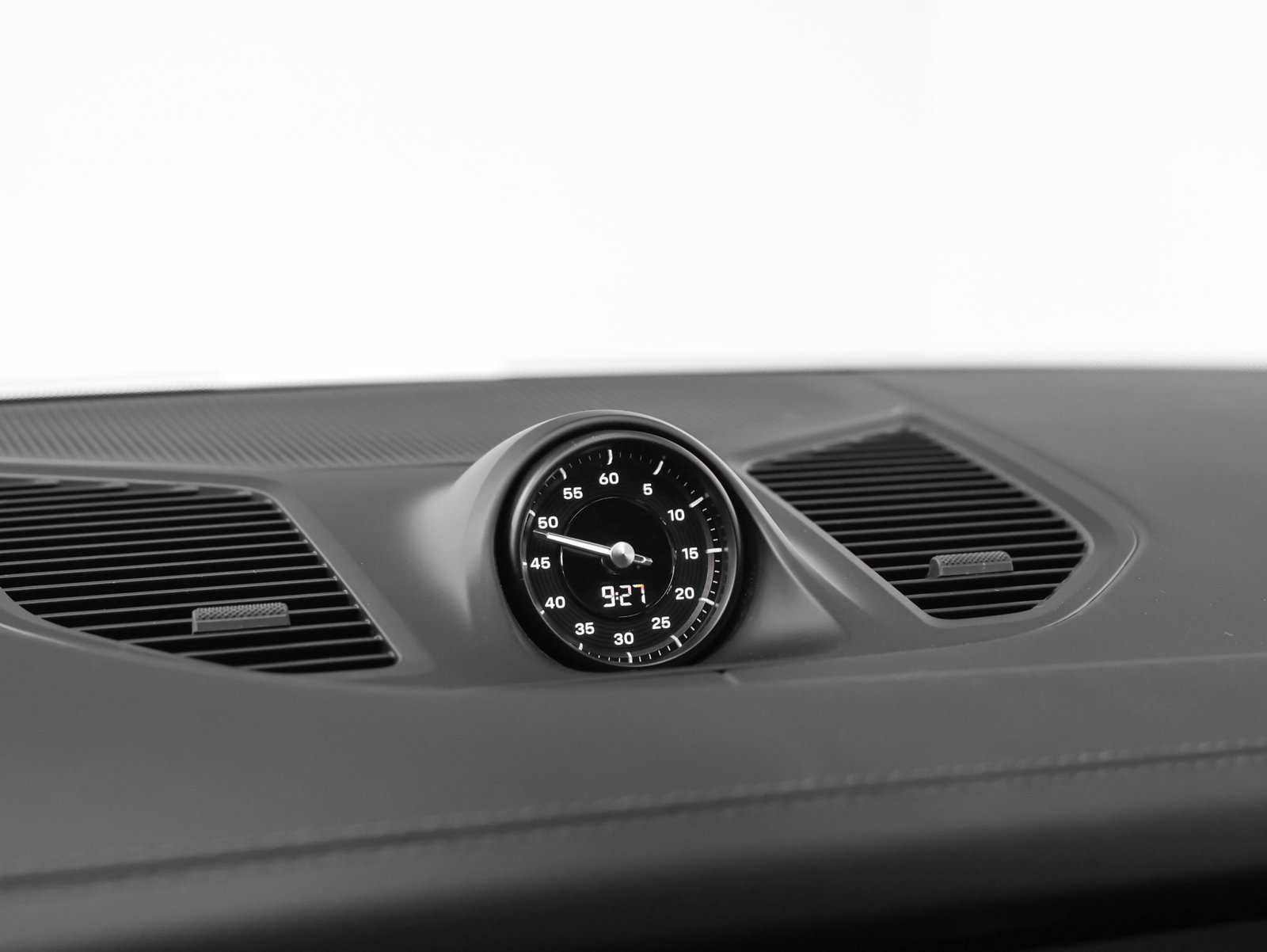 Certified 2025 Porsche Cayenne S AWD/4WD image 33