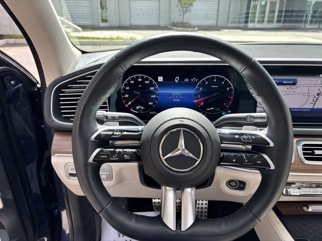 Used 2025 Mercedes-Benz GLS 580 4MATIC image 31