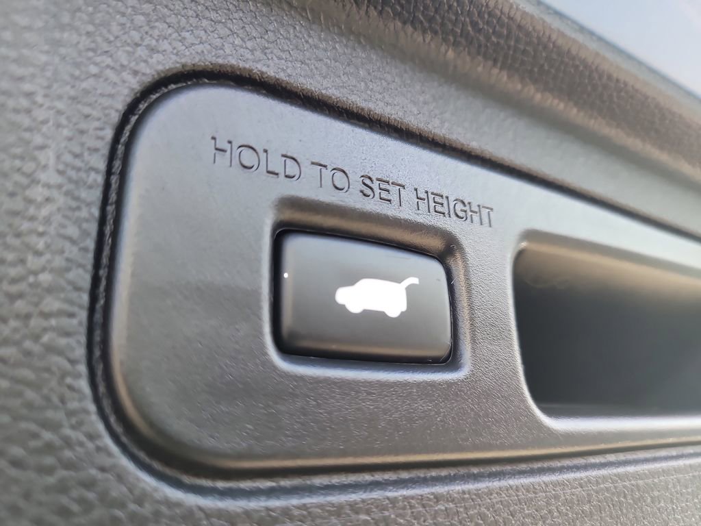 Used 2025 Honda Pilot TrailSport image 9