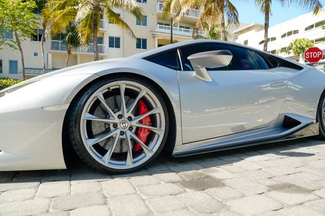 Used 2015 Lamborghini Huracan LP 610-4 AWD/4WD image 12