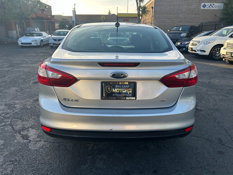 Used 2012 Ford Focus SE FWD image 6