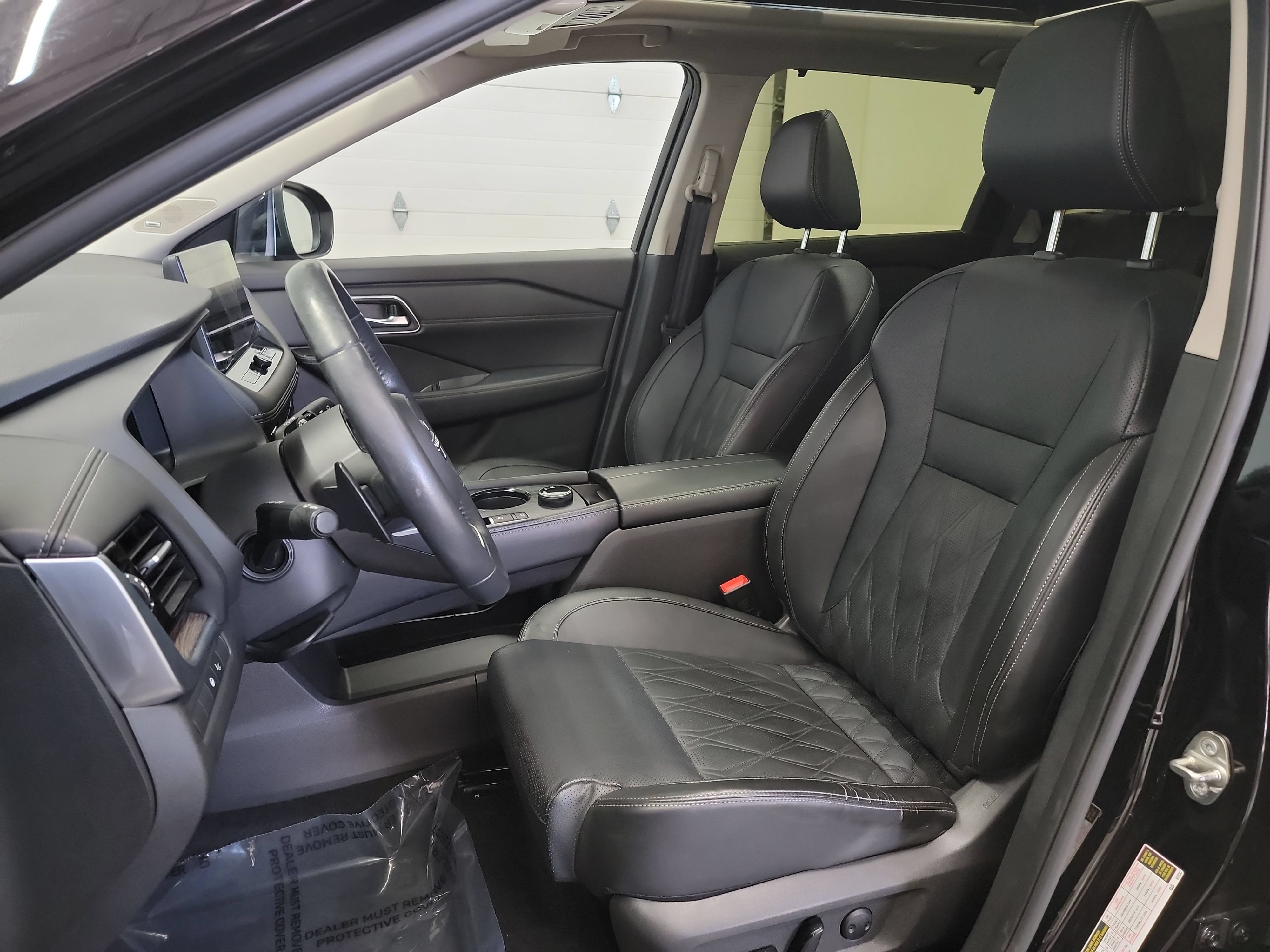 Used 2024 Nissan Rogue Platinum w/ Platinum Premium Package AWD/4WD image 12