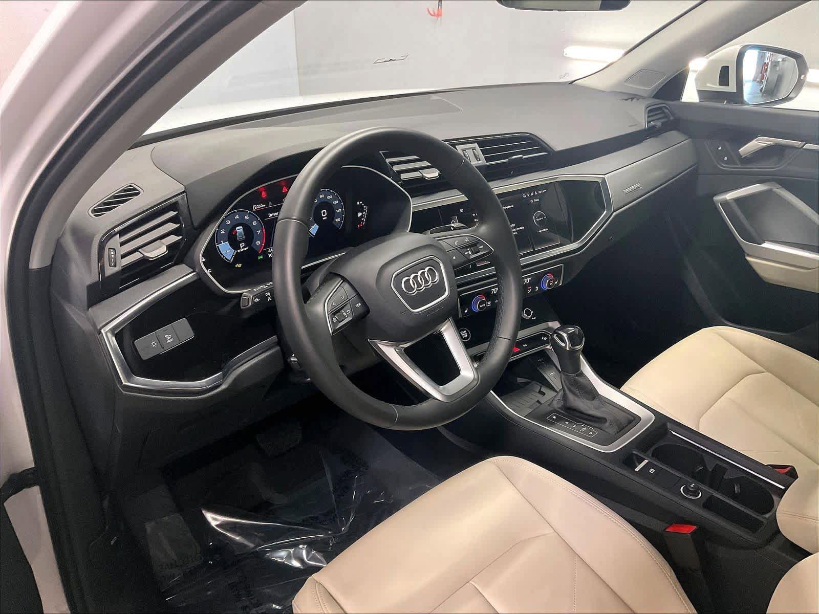 Certified 2025 Audi Q3 2.0T Premium w/ Convenience Package AWD/4WD image 14