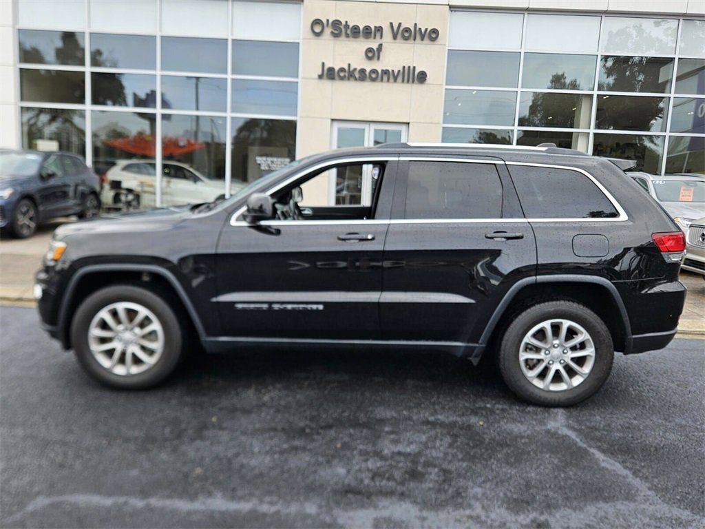 Used 2021 Jeep Grand Cherokee Laredo image 3