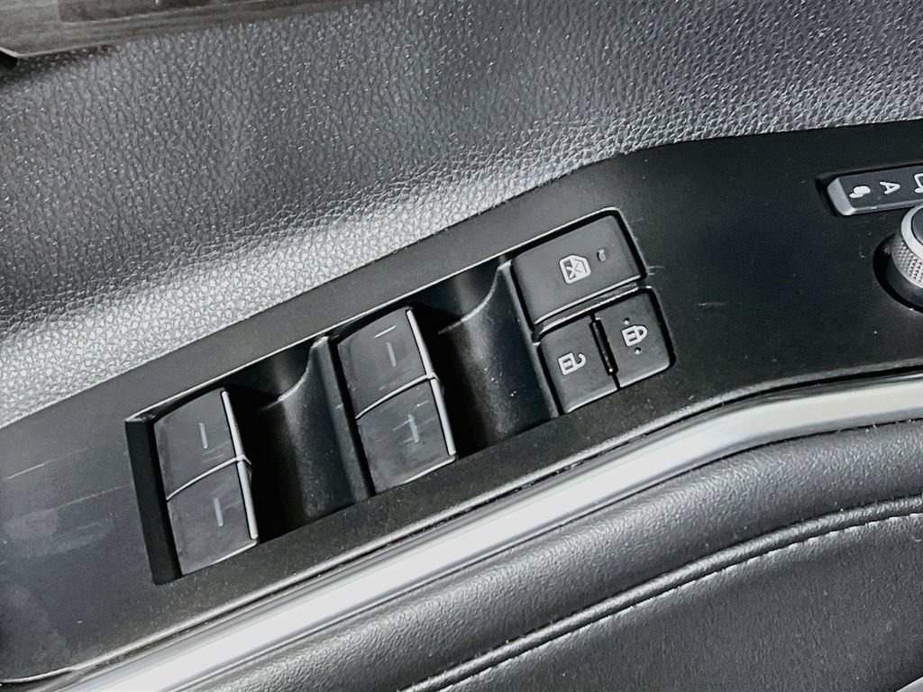 Certified 2026 Toyota Highlander Limited AWD/4WD image 16
