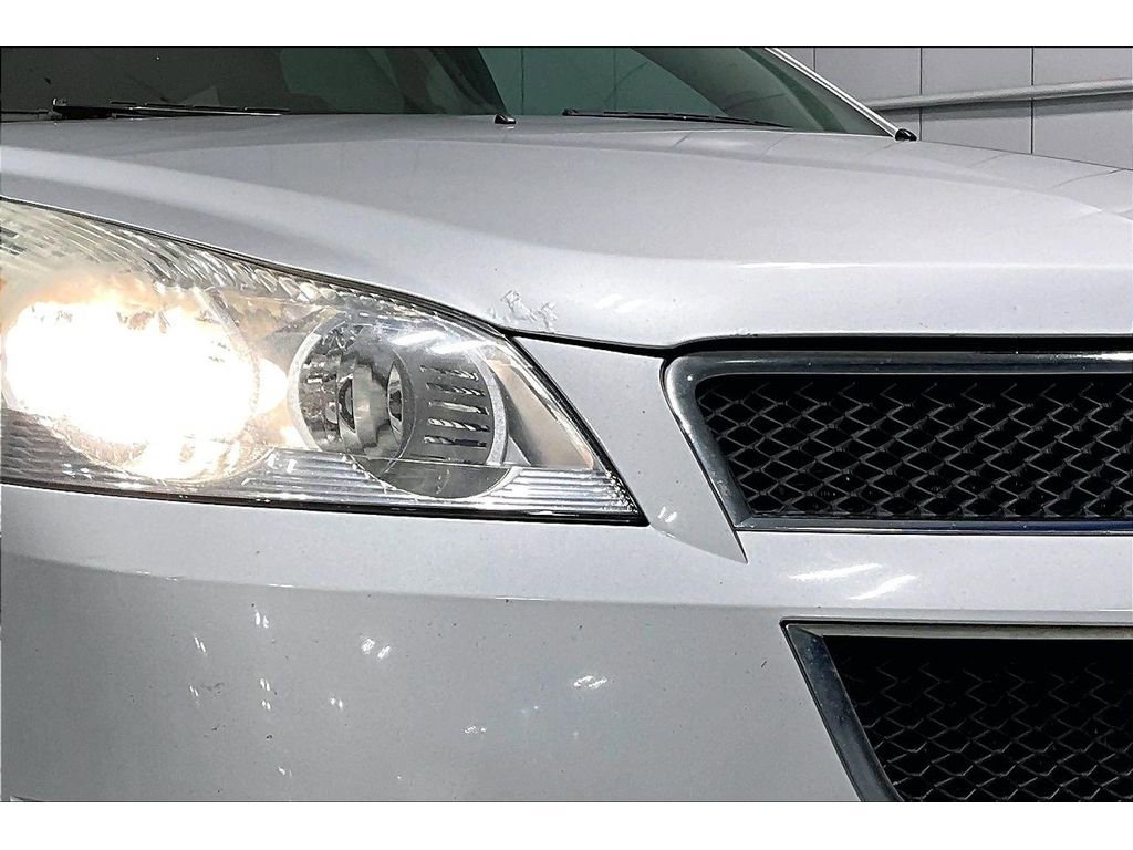 Used 2012 Chevrolet Traverse LS image 27